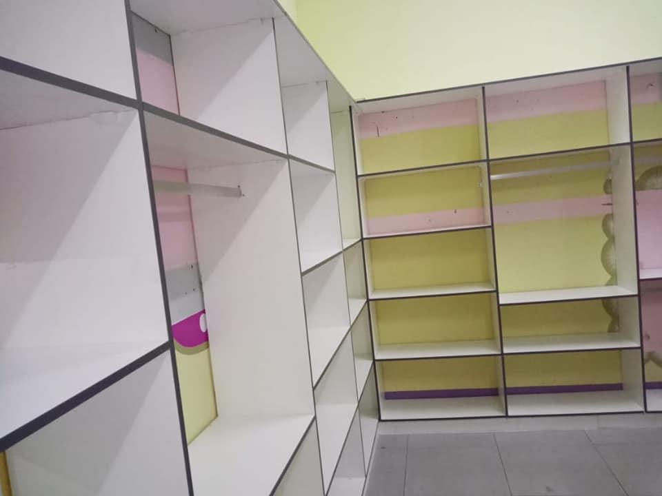 Store display components